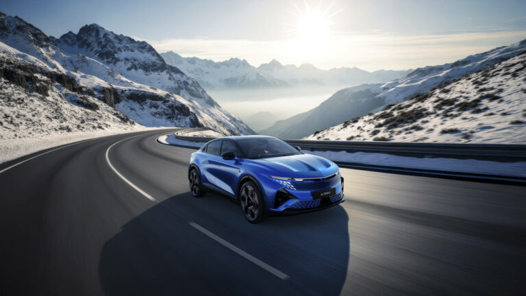 Alpine A390 : la sportivité Alpine réinventée en fastback électrique