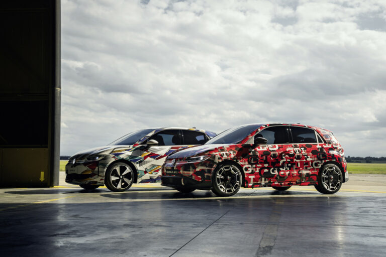 Deux prototypes ID. Polo et ID. Polo GTI camouflés, présentés par Volkswagen